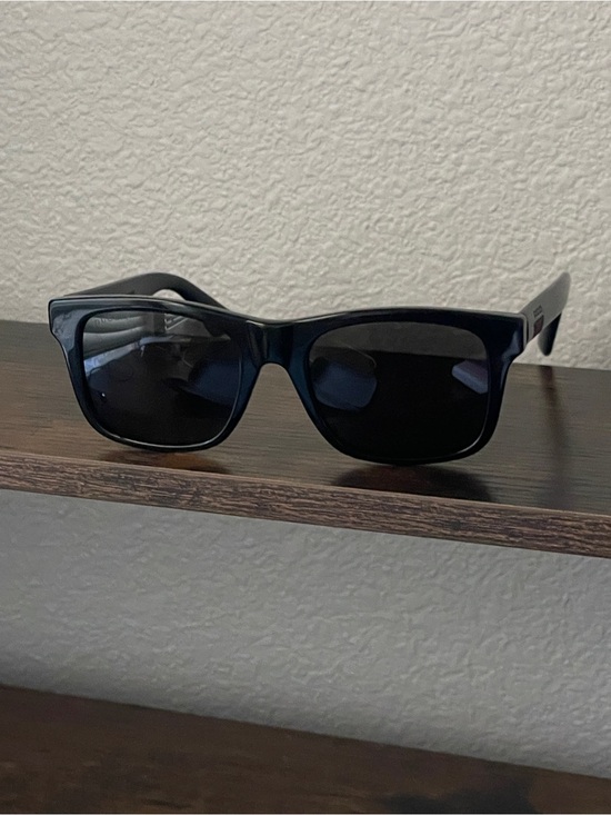 Polarized (P) Gucci Black Sunglasses